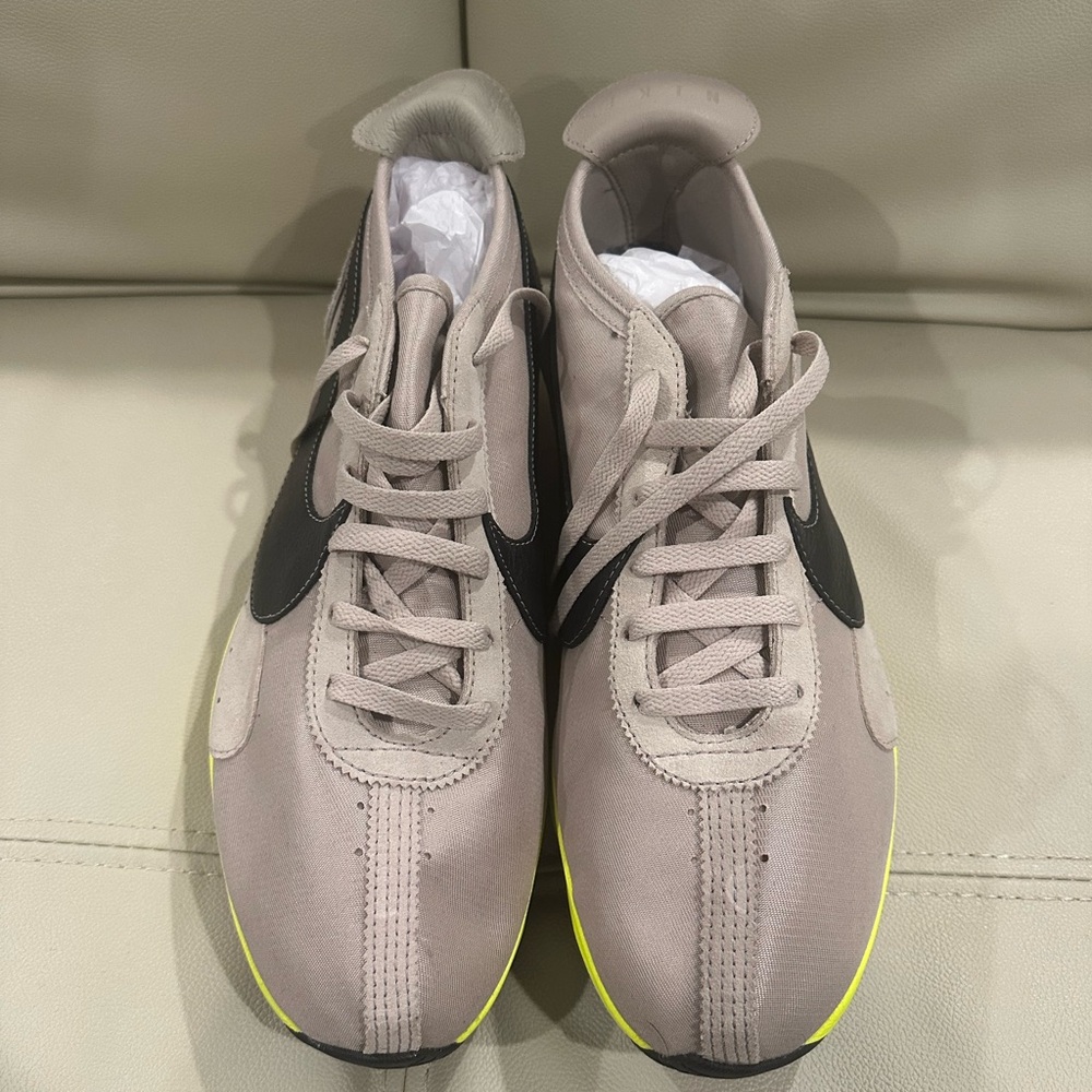 Nike men’s gray, with black and neon sneaker Size 14 New in Box